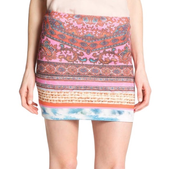 NWOT Clover Canyon “Surf Blanket” Pink Paisley Neoprene Bandage Mini Skirt - S - Picture 3 of 13